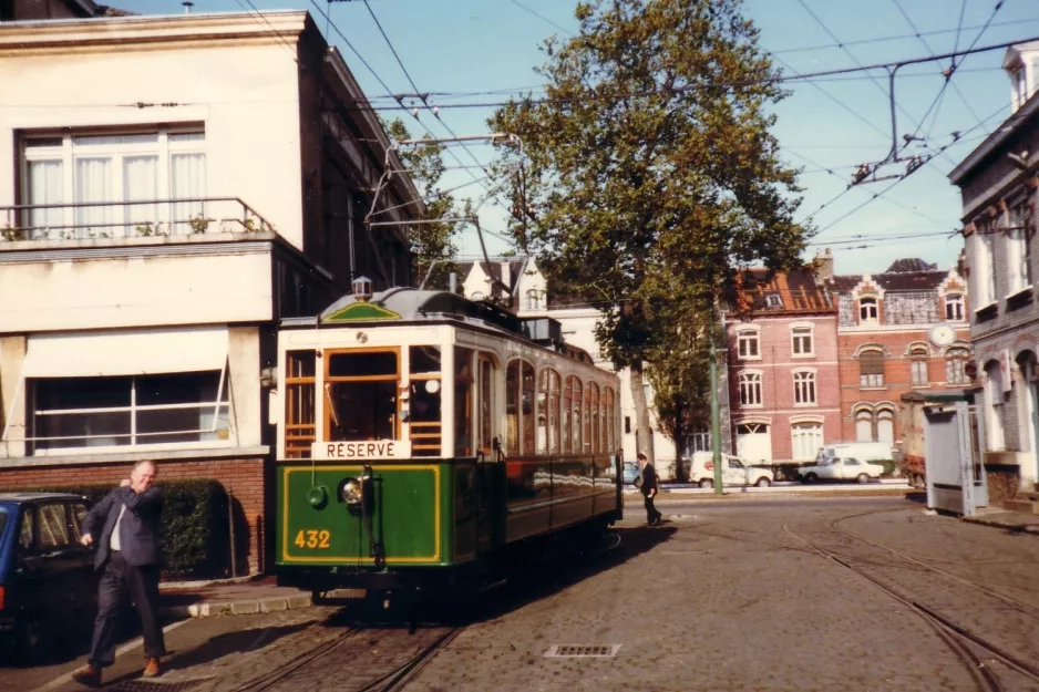 Lille museumsvogn 432 foran Saint Maur (1981)