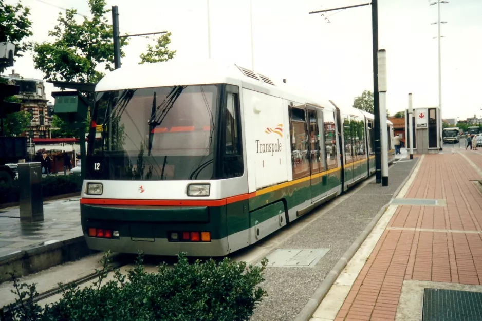 Lille sporvognslinje R med lavgulvsledvogn 12 ved Roubaix Euroteleport (2002)