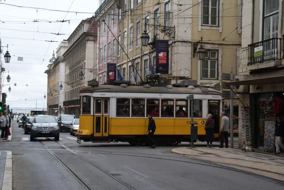 Lissabon motorvogn 559 i krydset Rua da Prata/Rua do Comércio (2013)