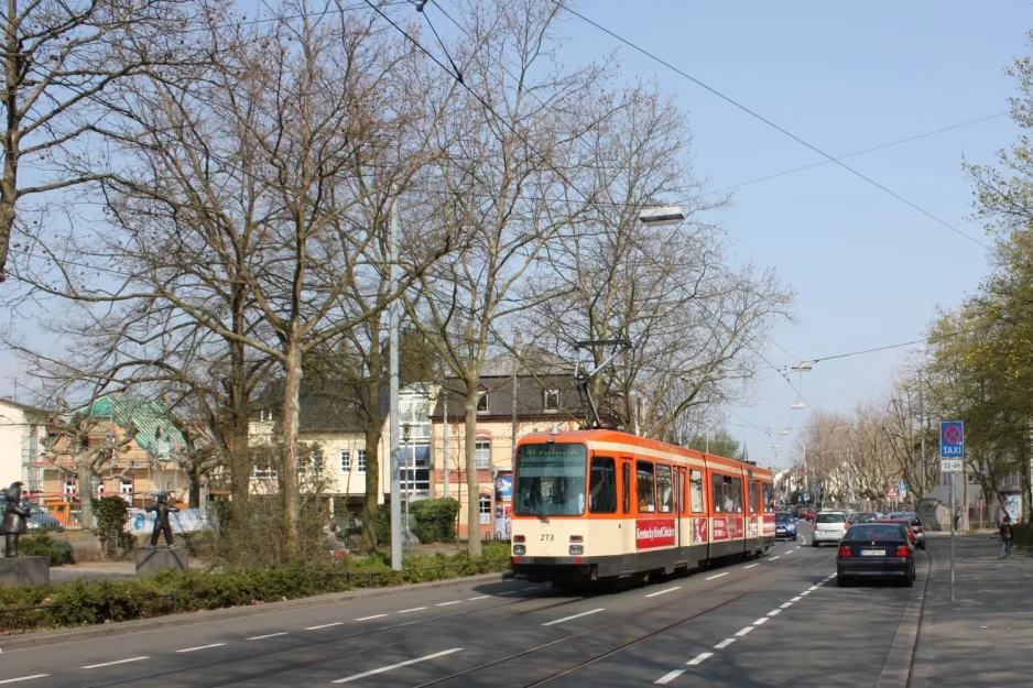 Mainz sporvognslinje 51 med ledvogn 273 på Finther Landstraße (2009)