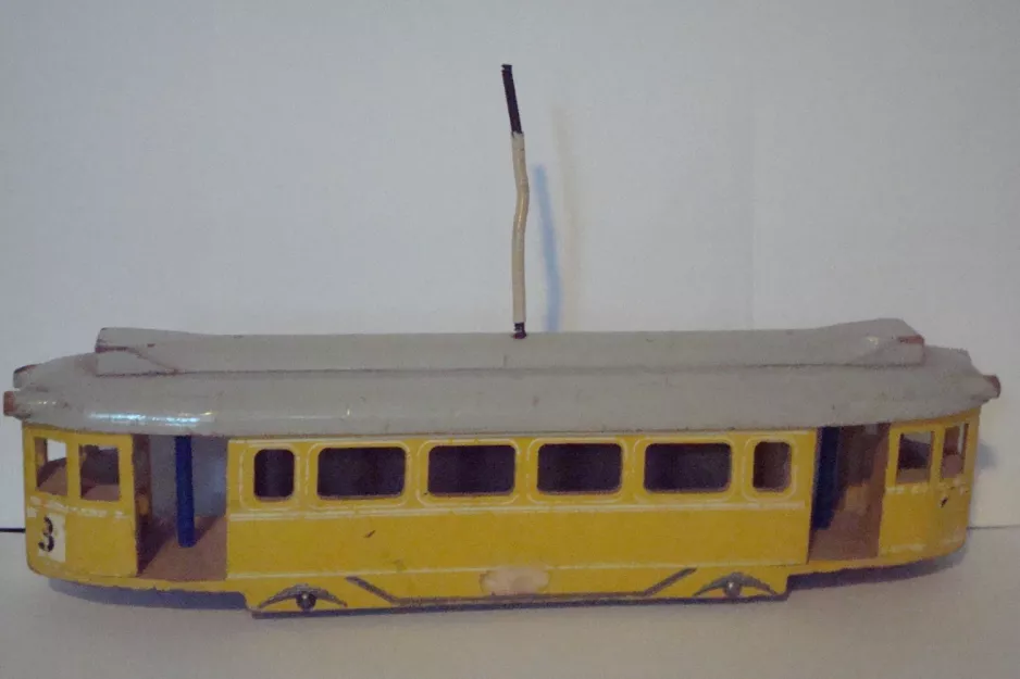 Modelsporvogn: København sporvognslinje 3 siden af en linie 3 bogiemotorvogn (1953)