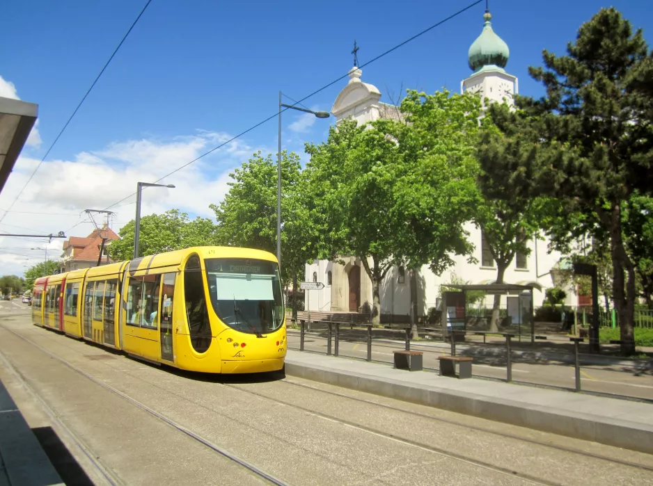 Mulhouse sporvognslinje Tram 1 med lavgulvsledvogn 2001 ved Rattachement (2019)