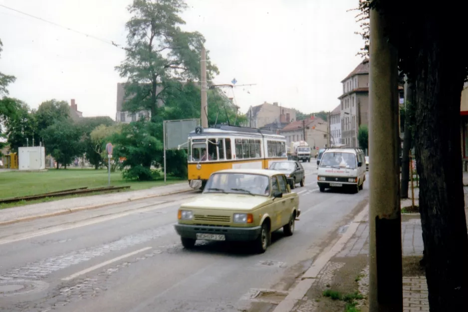Nordhausen sporvognslinje 2 med ledvogn 79 på Grimmelallee (1993)