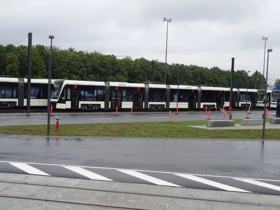 Odense lavgulvsledvogn 08 "Eventyret" på opstillingssporet ved Kontrol centret (2020)