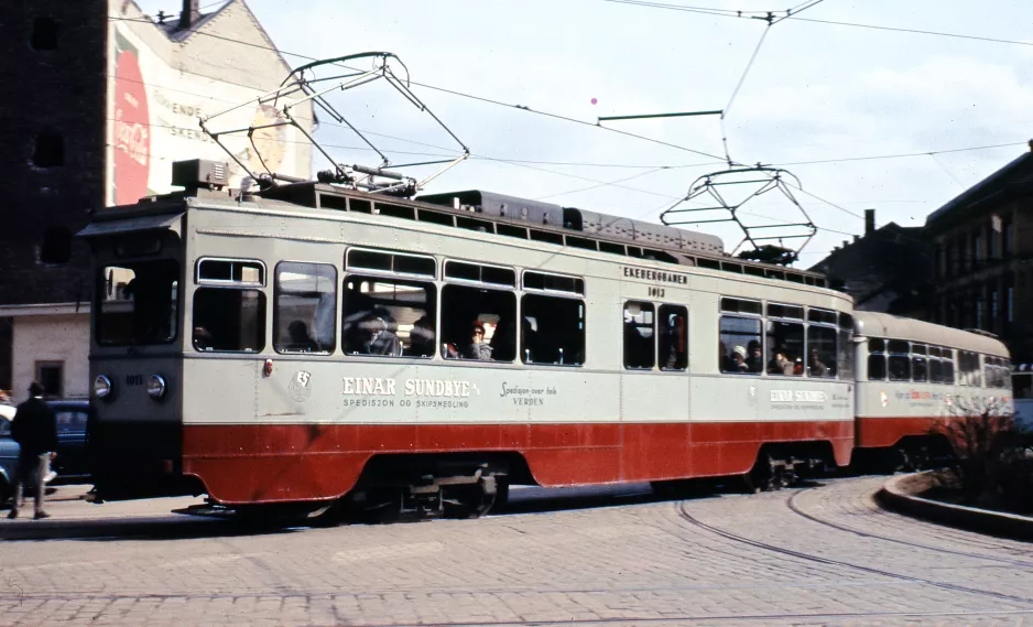 Oslo Ekebergbanen med motorvogn 1013 på Schweigaards gate (1962)