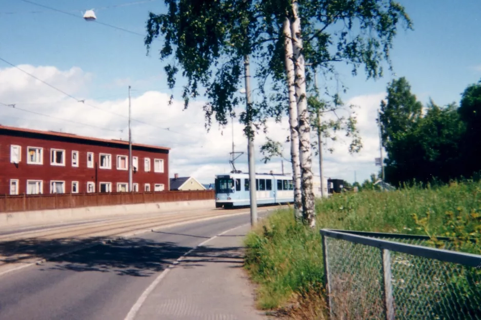 Oslo sporvognslinje 12 på Grefsenveien (1995)