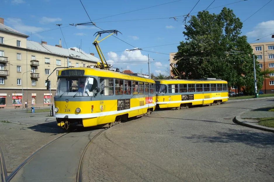 Plzeň sporvognslinje 1 med motorvogn 219 ved Slovany (2008)