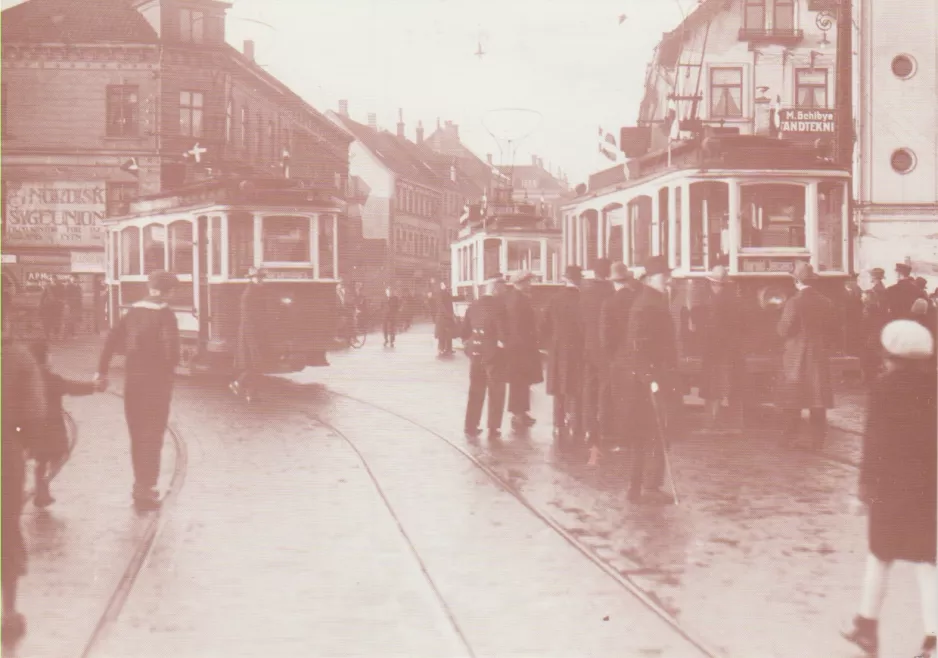 Postkort: Aarhus sporvognslinje 2 ved Aarhus H (1930)