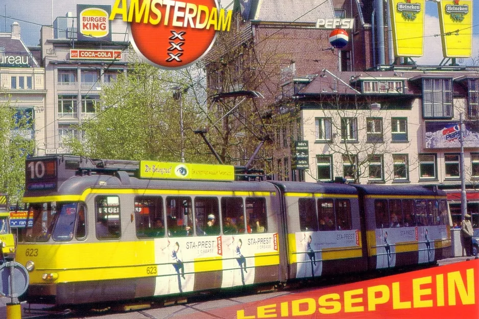 Postkort: Amsterdam sporvognslinje 10 med ledvogn 623 på Leidseplein (1986)