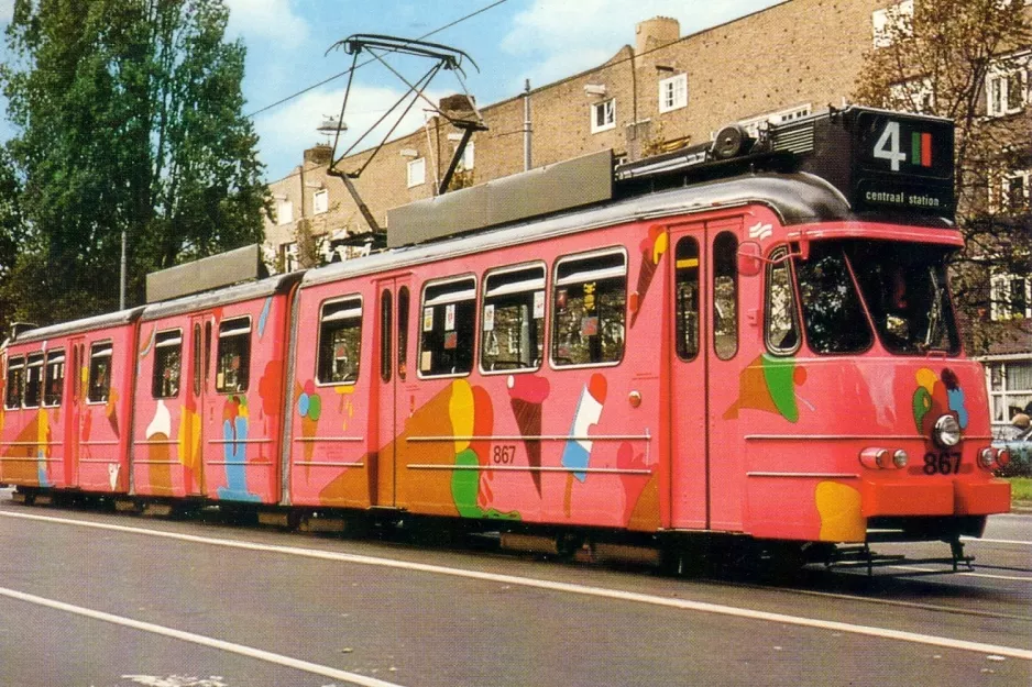 Postkort: Amsterdam sporvognslinje 4 med ledvogn 867 på Rooseveltlaan (1984)