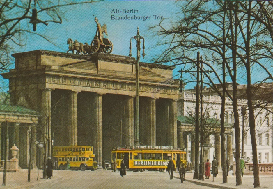 Postkort: Berlin sporvognslinje 24 foran Brandenburger Tor (1929)