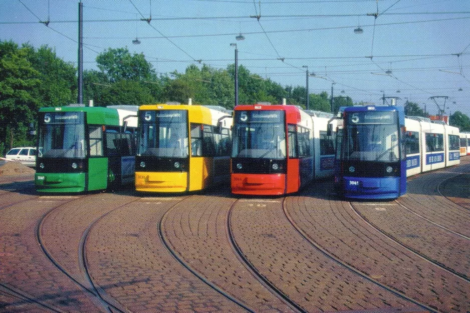 Postkort: Bremen lavgulvsledvogn 3040 ved BSAG - Zentrum (1996)