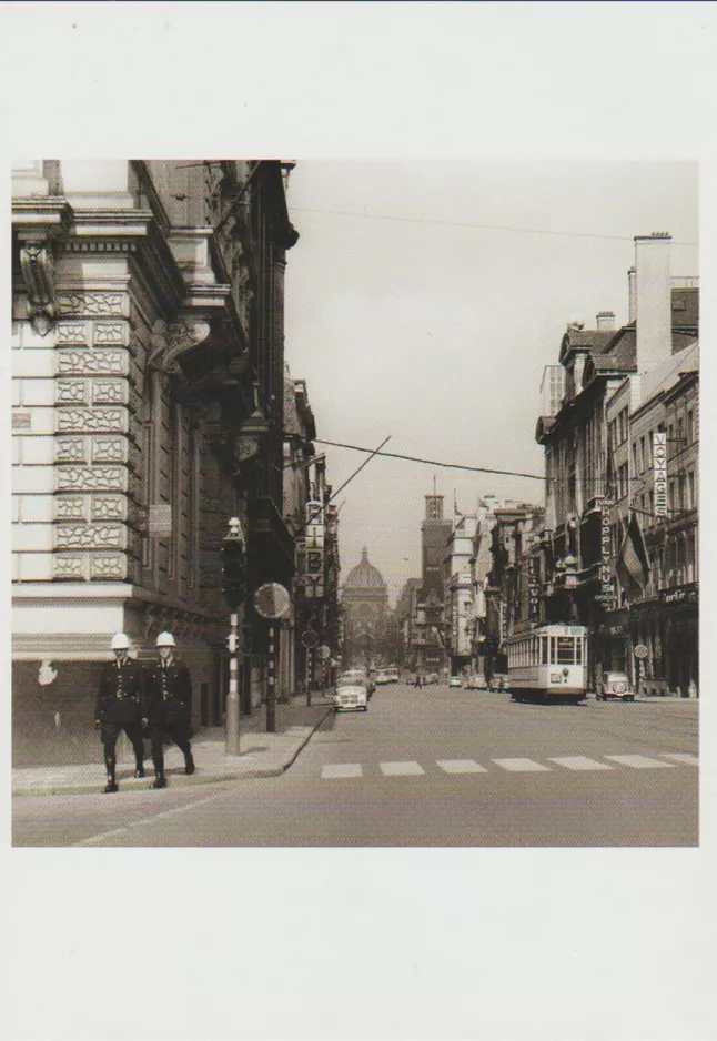 Postkort: Bruxelles på Rue Royale/Koningstraat (1950)