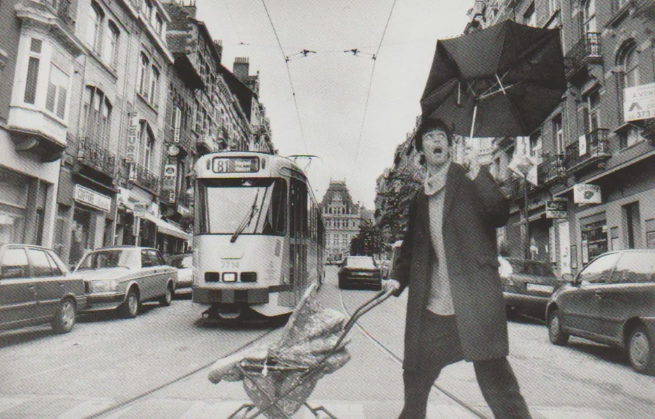 Postkort: Bruxelles sporvognslinje 81 med ledvogn 7714 på Barrière de St Gilles/Barrière van St-Gillis (1995)