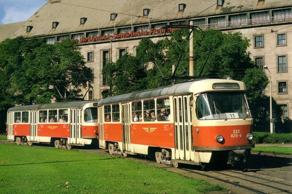 Postkort: Dresden sporvognslinje 11 med motorvogn 222 825-4 på Dr.-Külz-Ring/Georgplatz (1981)