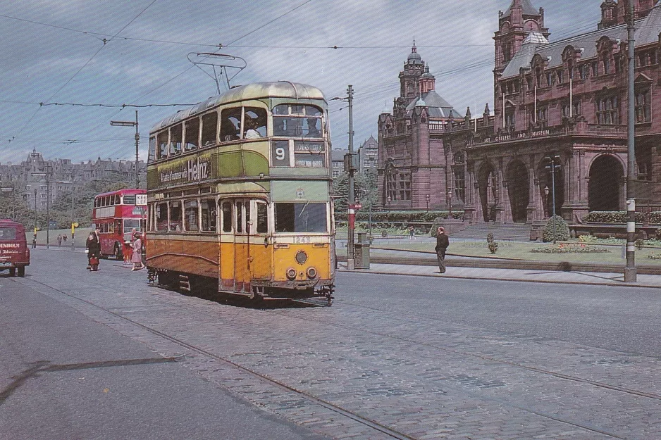 Postkort: Glasgow sporvognslinje 9 med dobbeltdækker-motorvogn 1243 nær Museum and Art Gallery (1962)