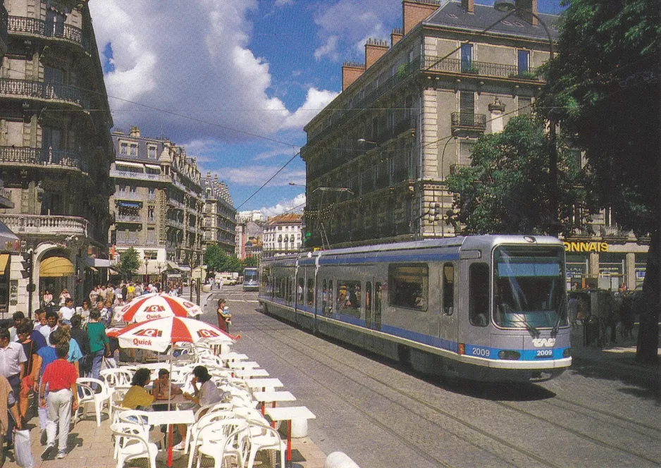 Postkort: Grenoble lavgulvsledvogn 2009 på Place Victor Hugo (1988)