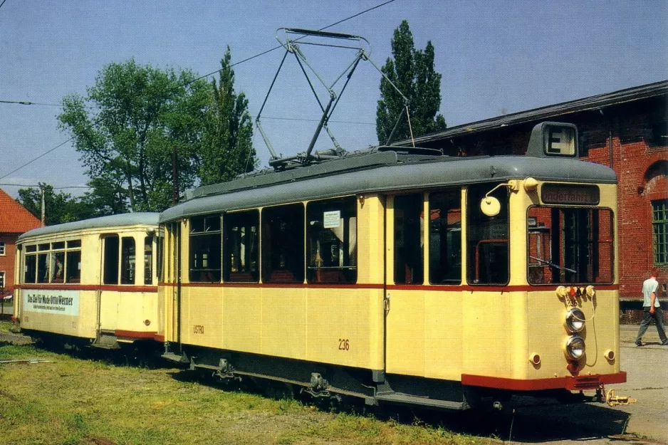 Postkort: Hannover motorvogn 236 foran Straßenbahn-Museum (1994)