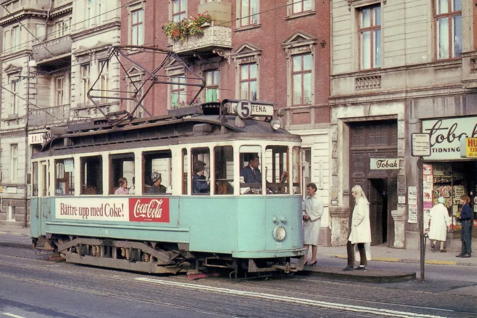 Postkort: Helsingborg sporvognslinje 5 med motorvogn 30 ved Knutpunkten (1964-1967)
