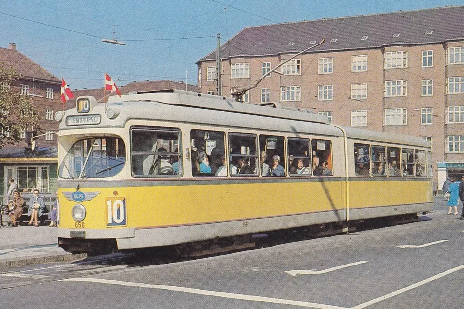 Postkort: København sporvognslinje 10 med ledvogn 856 ved Toftegårds Plads (1965)