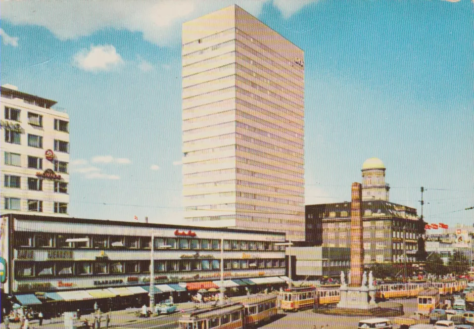 Postkort: København sporvognslinje 15 foran Royal Hotel S.A.S. (1961)