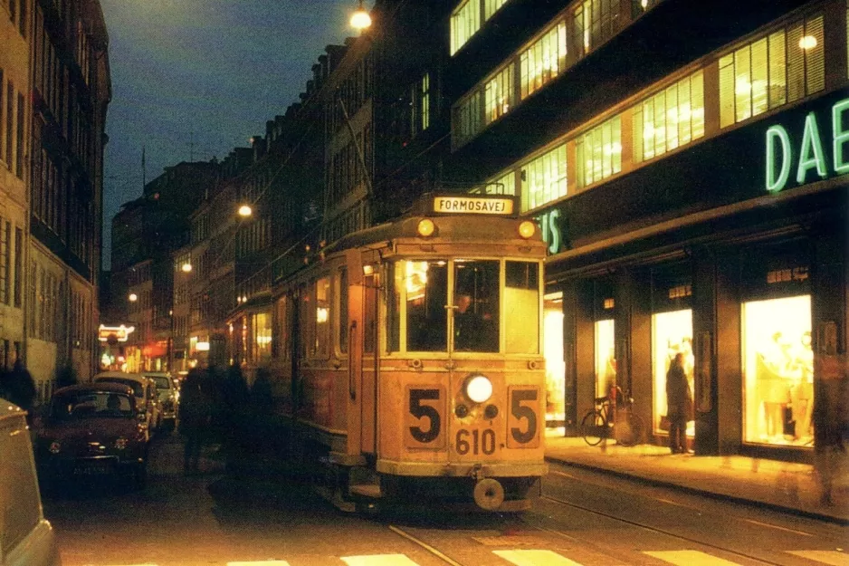 Postkort: København sporvognslinje 5 med motorvogn 610 på Nørregade (1972)
