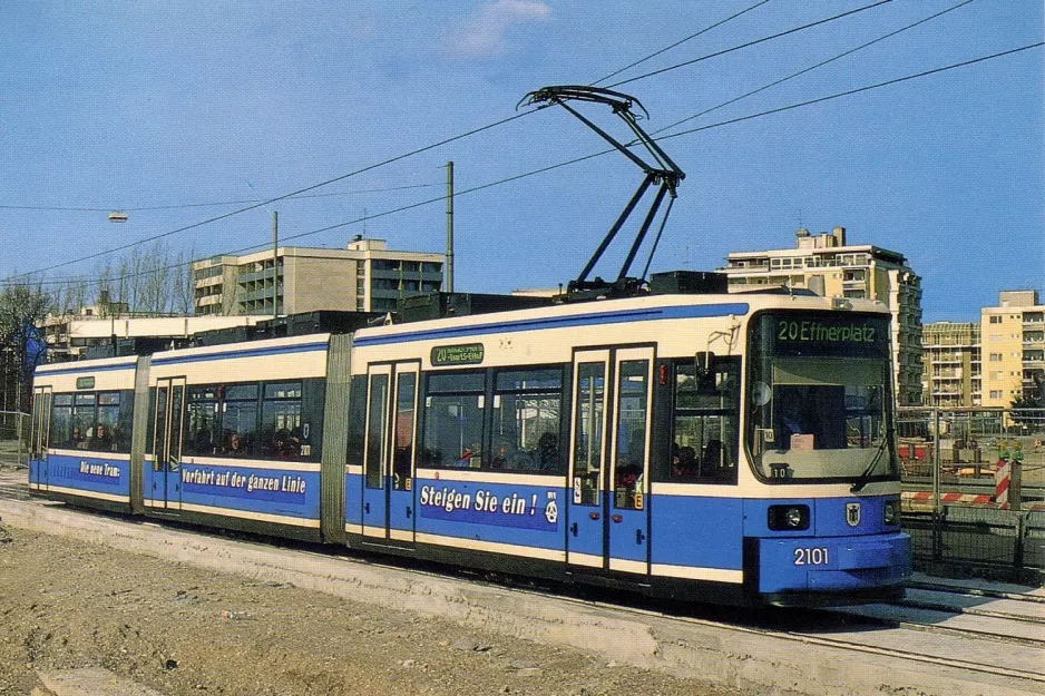 Postkort: München sporvognslinje 20 med lavgulvsledvogn 2101 ved Hanauer Str. (1995)