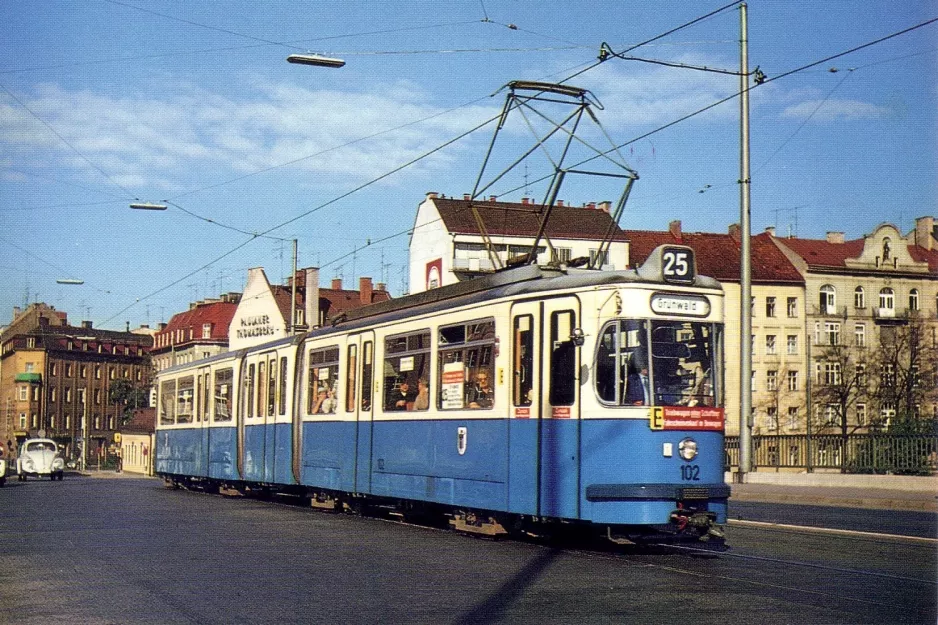 Postkort: München sporvognslinje 25 med ledvogn 102 på Reichenbachbrücke (1968)