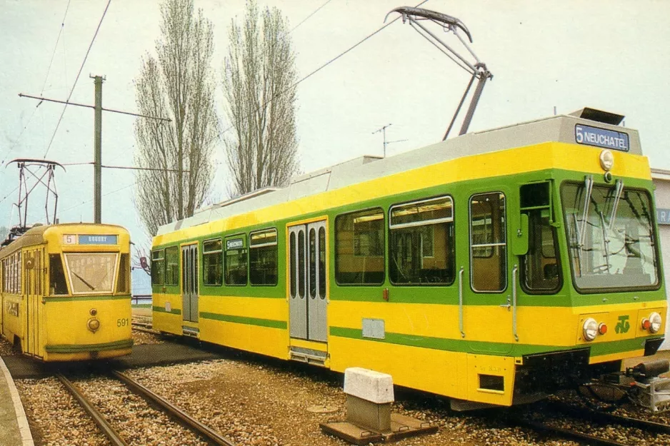 Postkort: Neuchâtel regionallinje 215 med ledvogn 591 ved Champ-Bougin (1981)