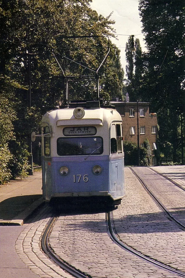 Postkort: Oslo sporvognslinje 9 med motorvogn 176 på Drammensveien (1969)