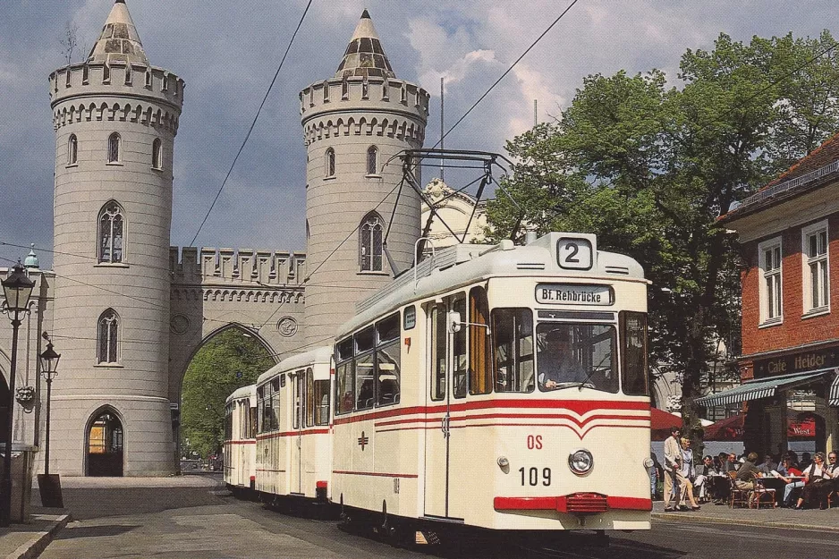 Postkort: Potsdam Themenfahrten med museumsvogn 109 foran Nauener Tor (1999)