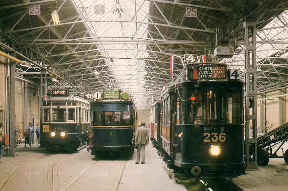 Postkort: Rotterdam motorvogn A 327 ved Haarlemmermeerstation (1981)