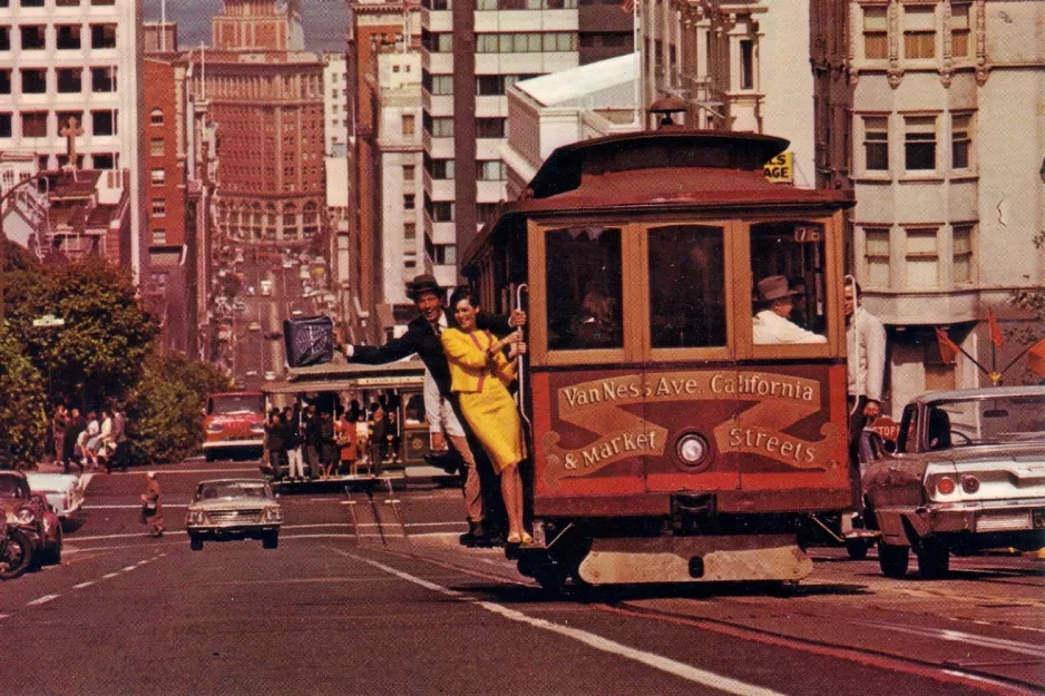 Postkort: San Francisco kabelbane California  nær California & Kearny (1976)