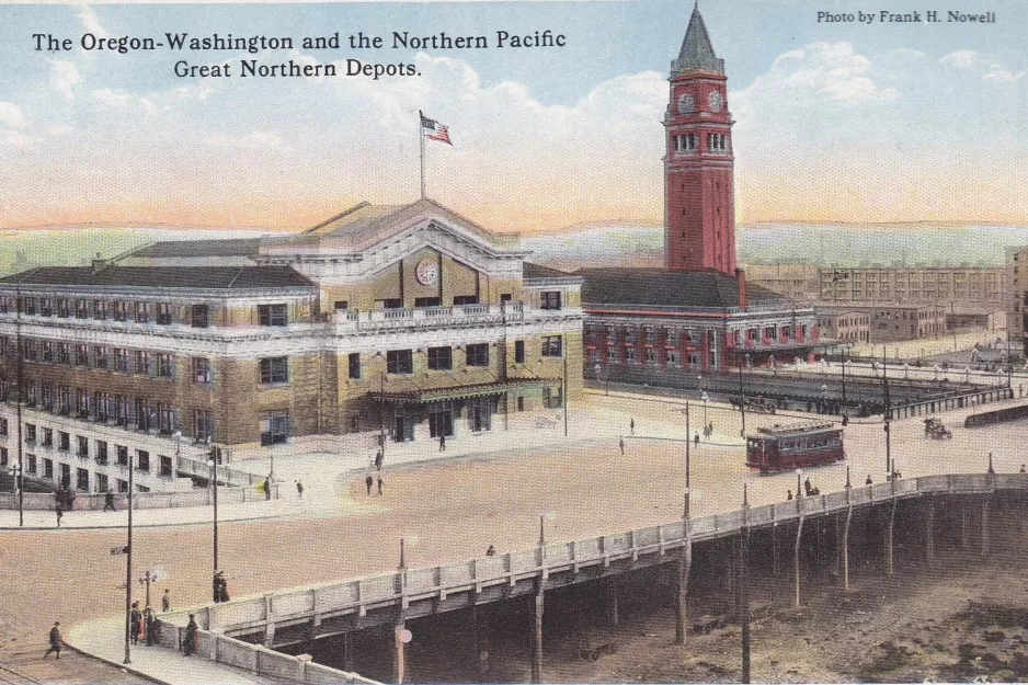 Postkort: Seattle nær the Northern Pacific Great Northern Depots (1889)