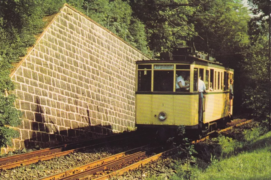 Postkort: Wuppertal Barmer Bergbahn med motorvogn Barmer Bergbahn 5 nær Toelleturm (1958)