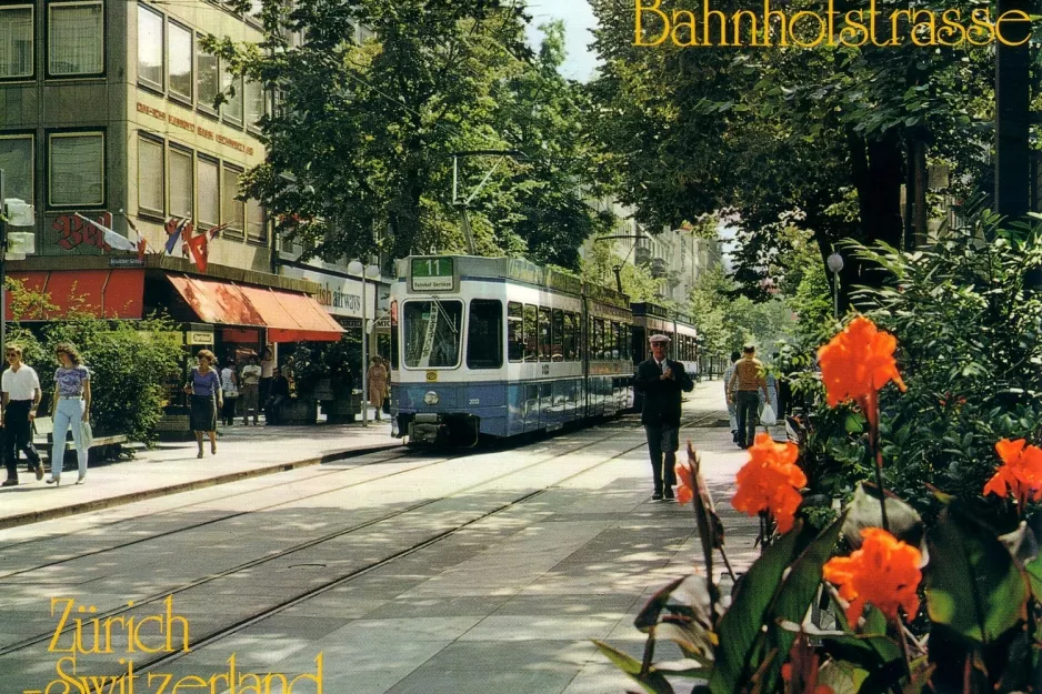 Postkort: Zürich sporvognslinje 11 med ledvogn 2033 på Bahnhofstrasse (1990)