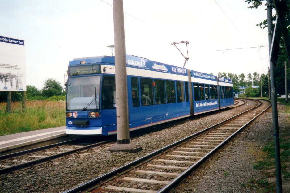 Rostock ekstralinje 4 med lavgulvsledvogn 654 ved Katerweg (2001)