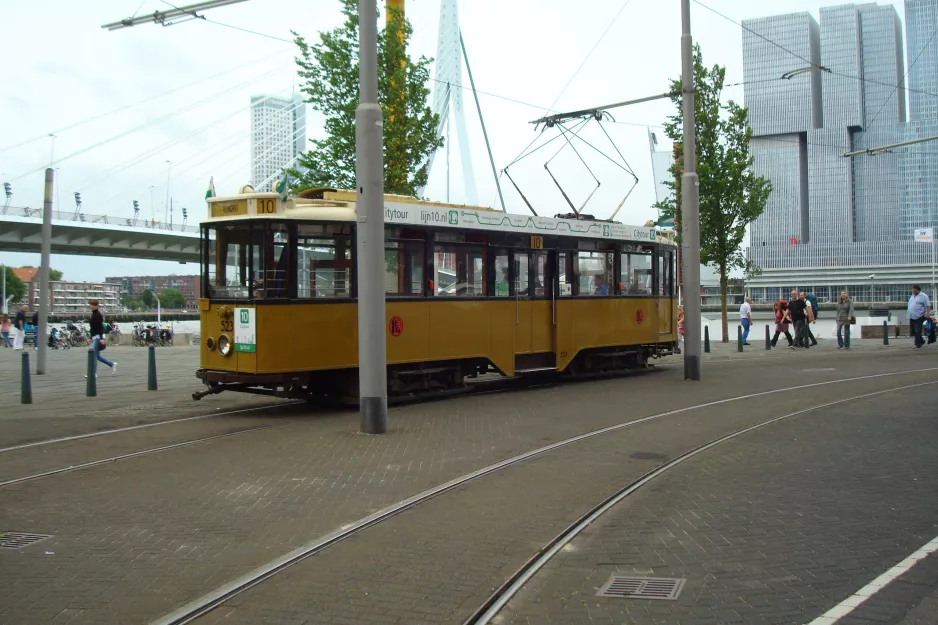 Rotterdam museumslinje 10 med motorvogn 523 ved Willemsplein (2014)