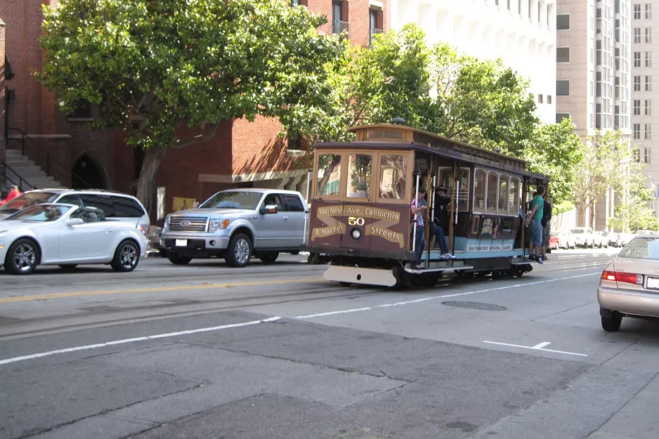 San Francisco kabelbane California med kabelsporvogn 50 tæt på California & Grant (2010)