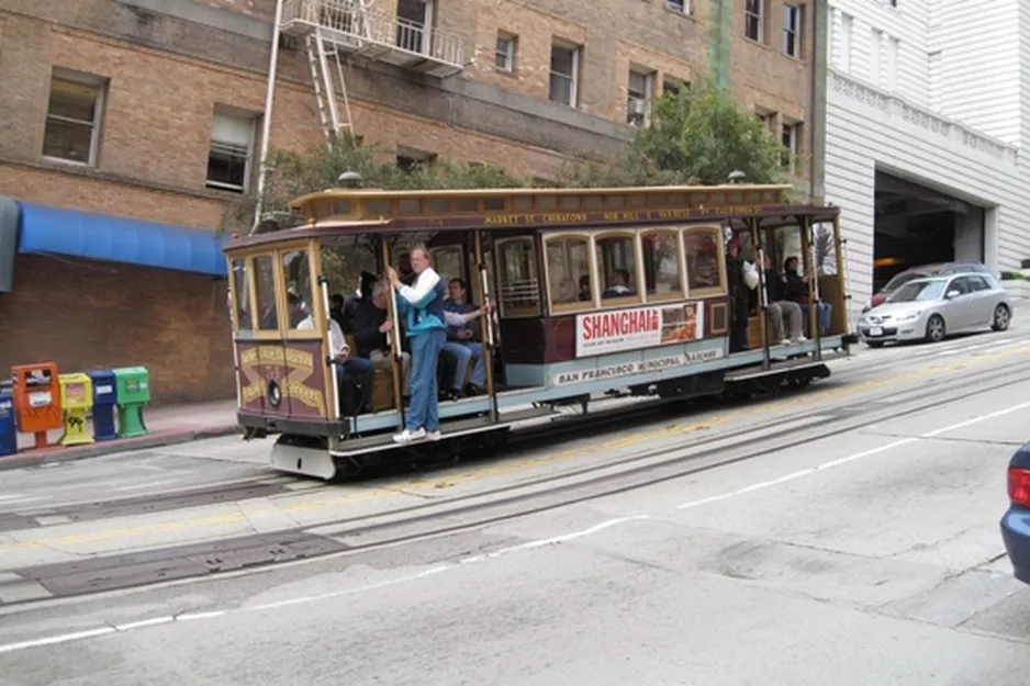 San Francisco kabelbane California med kabelsporvogn 54 på California Street (2010)