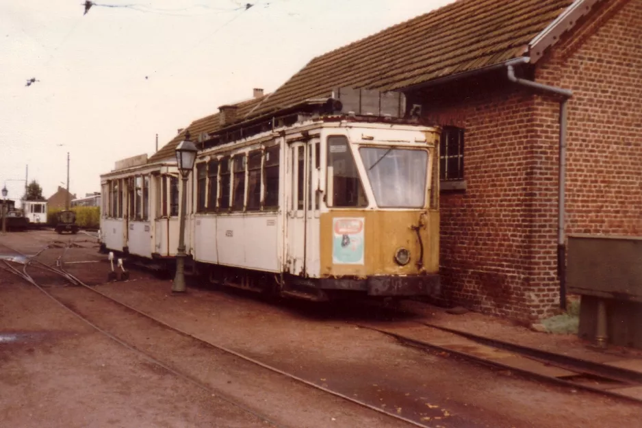 Schepdaal motorvogn 4550 foran Trammuseum (1981)