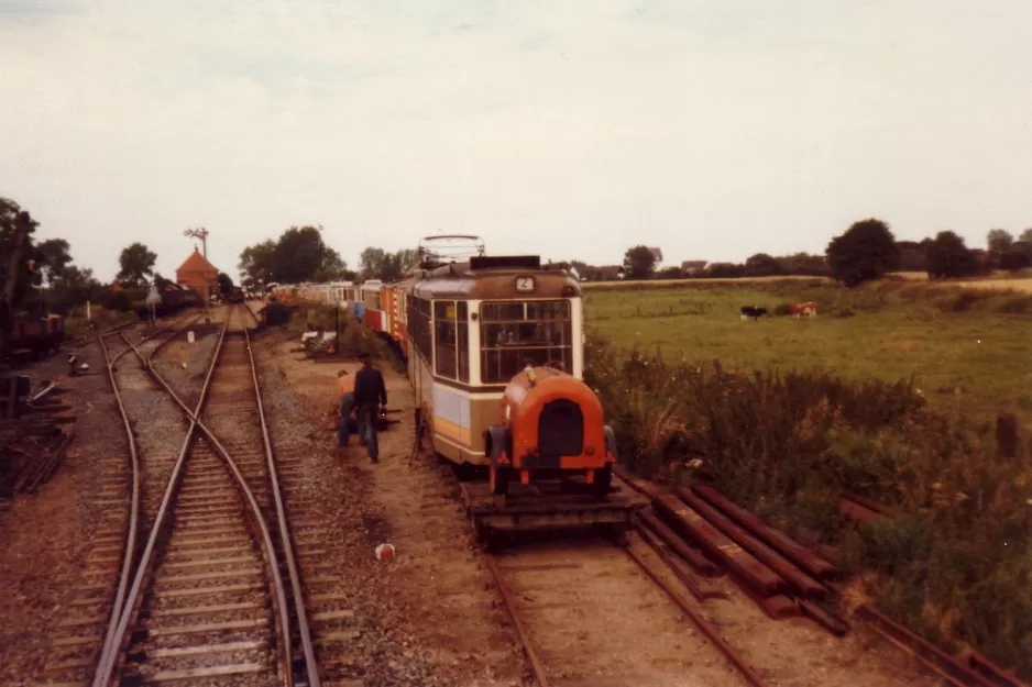 Schönberger Strand ledvogn 433 nær Museumsbahnhof (1981)