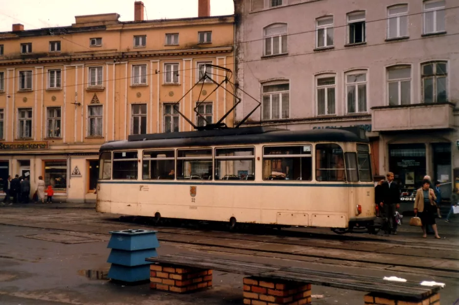 Schwerin motorvogn 32 på Leninplatz (Marienplatz) (1987)