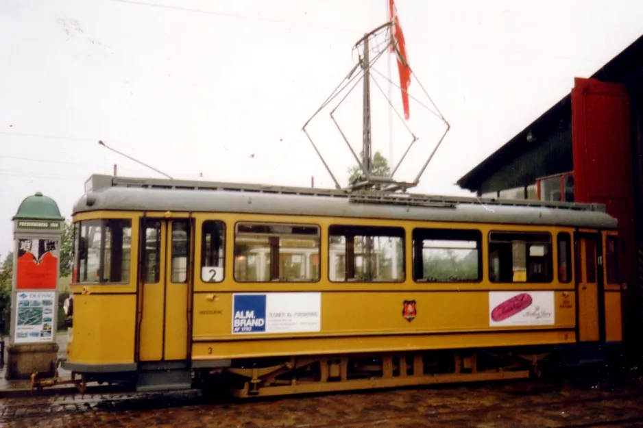 Skjoldenæsholm 1000 mm med motorvogn 3 ved Sporvejsmuseet (1991)