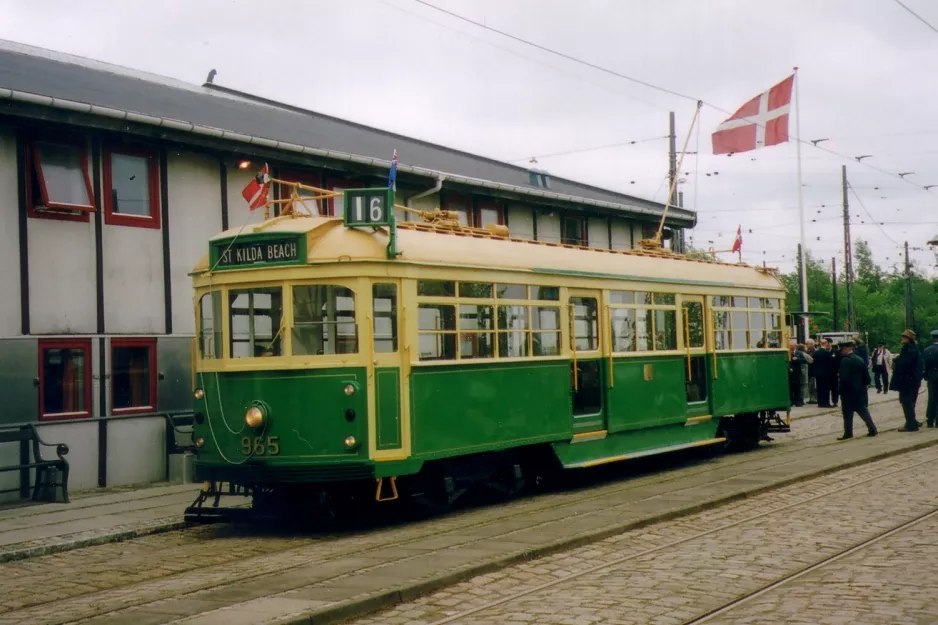 Skjoldenæsholm 1435 mm med motorvogn 965 ved Sporvejsmuseet (2006)