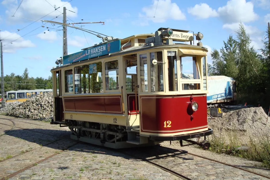 Skjoldenæsholm motorvogn 12 foran Valby Gamle Remise (2008)