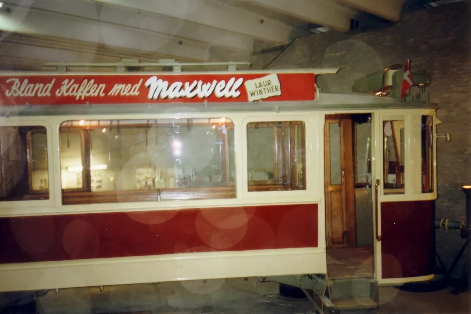 Skjoldenæsholm motorvogn 12 under restaurering Odense (1991)