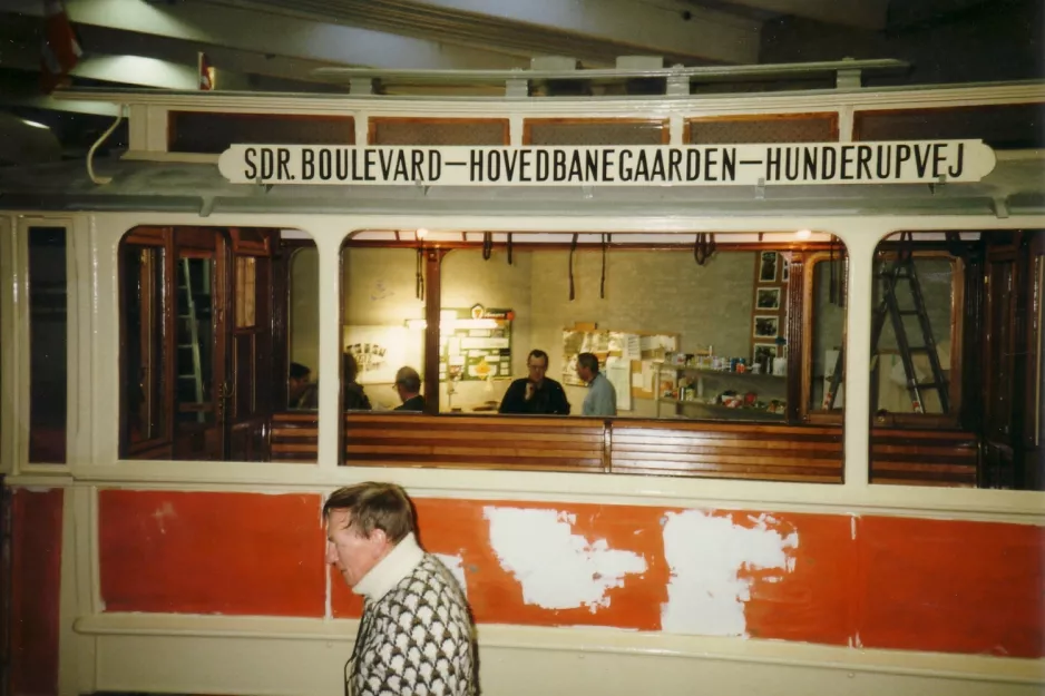 Skjoldenæsholm motorvogn 12 under restaurering Odense, set fra siden (1990)
