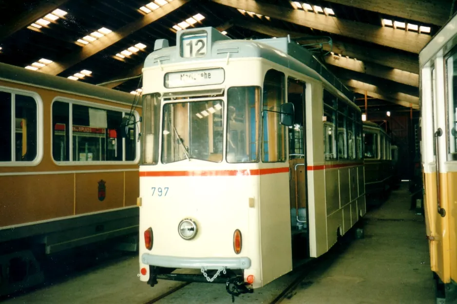Skjoldenæsholm motorvogn 797 inde i Remise 1 (1995)