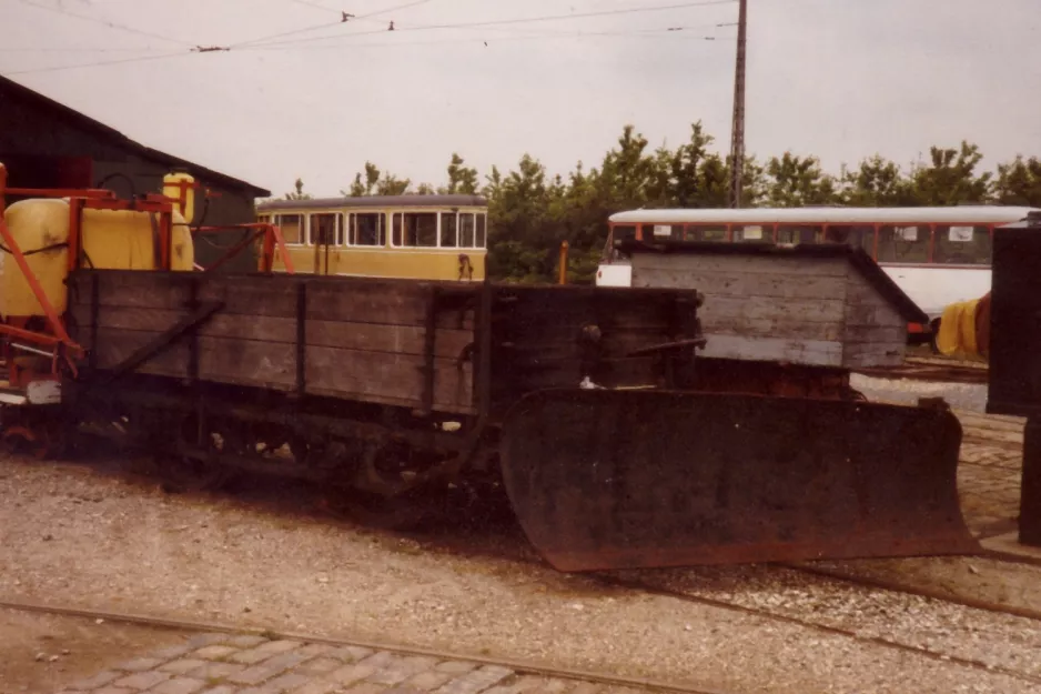 Skjoldenæsholm saltvogn på forpladsen Sporvejsmuseet (1990)